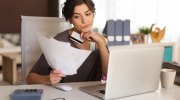 Czy klient otrzyma kredyt mając bieżące opóźnienia?